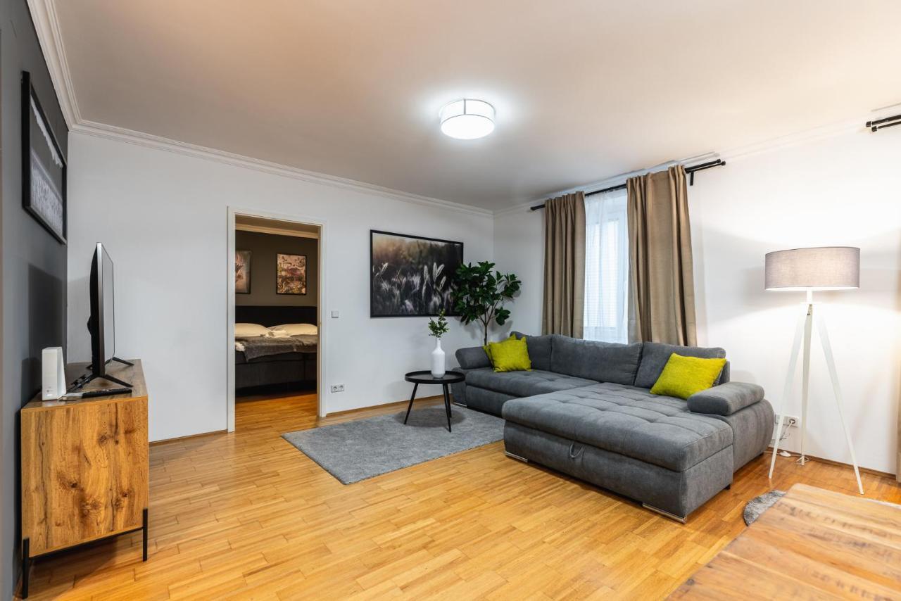 Live Centrally In A Spacious And Modern Apartment In Viena Exterior foto