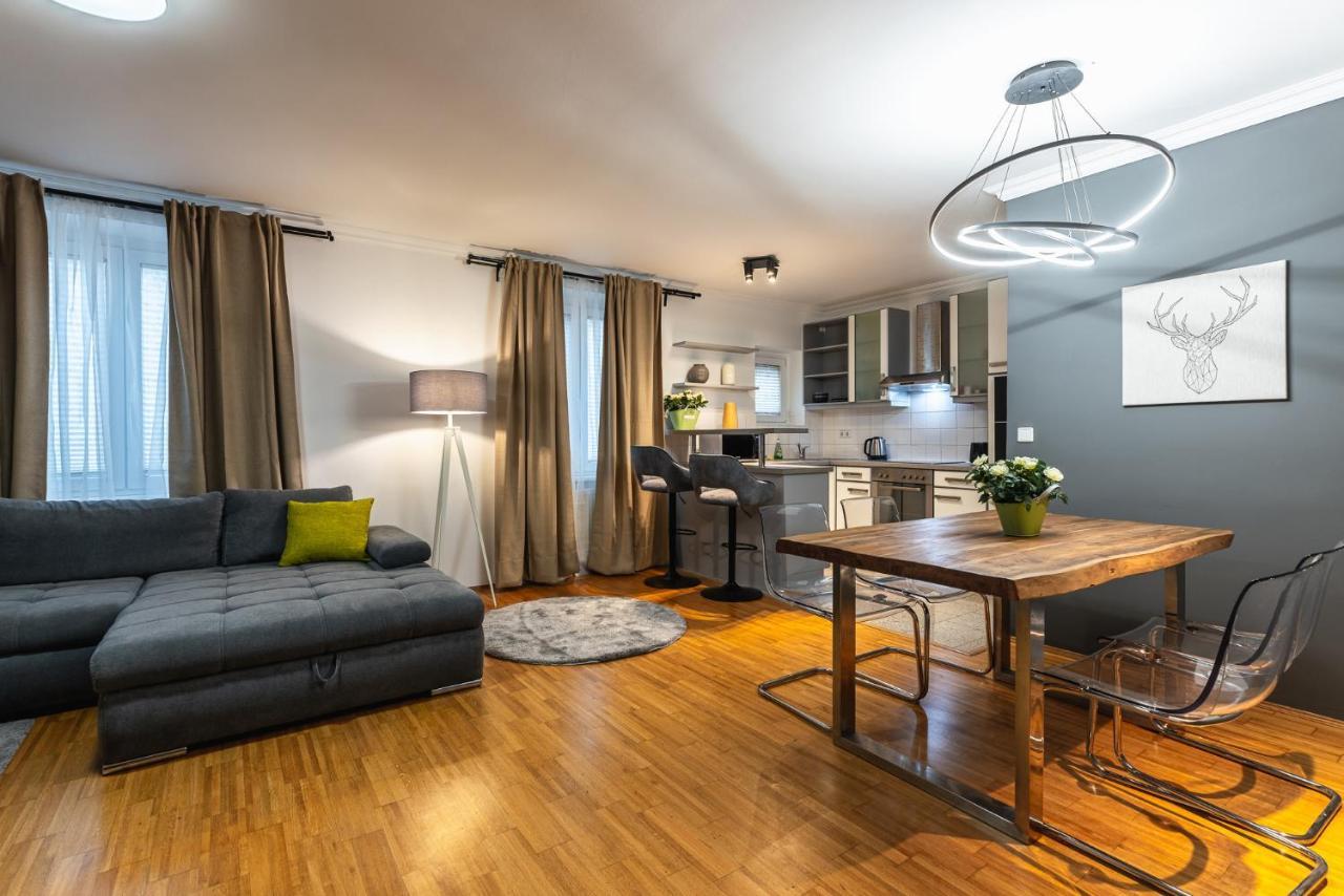 Live Centrally In A Spacious And Modern Apartment In Viena Exterior foto
